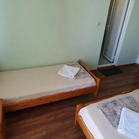 Семеен Хотел Елит *